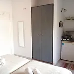 Votsalon House Hostel *