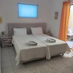 Votsalon House Hostel *