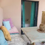 Votsalon House Hostel *