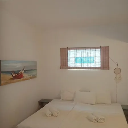 بيت شباب Votsalon House *