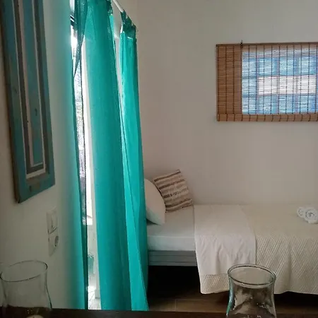 Votsalon House بيت شباب Katastárion