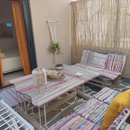 Votsalon House بيت شباب Katastárion