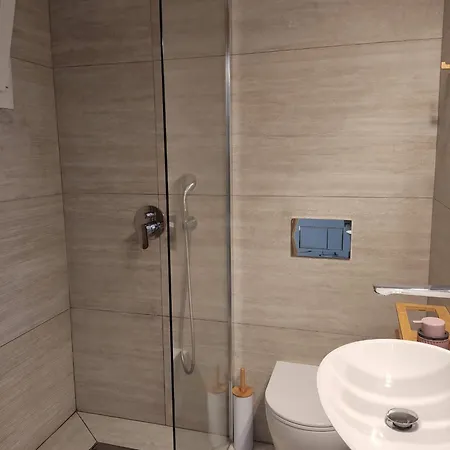 بيت شباب Votsalon House *