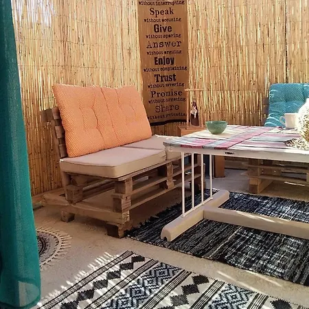 بيت شباب Votsalon House