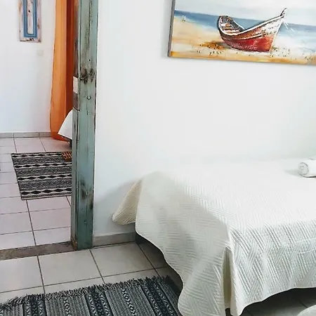 بيت شباب Votsalon House