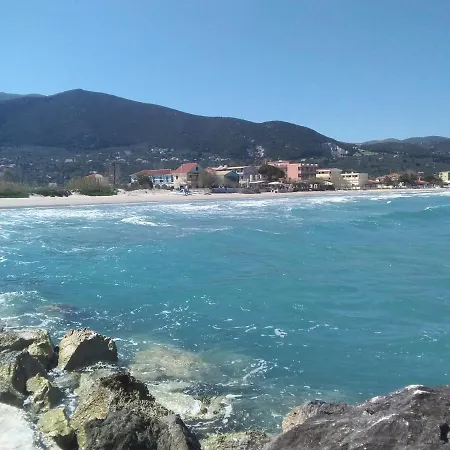 بيت شباب Votsalon House *