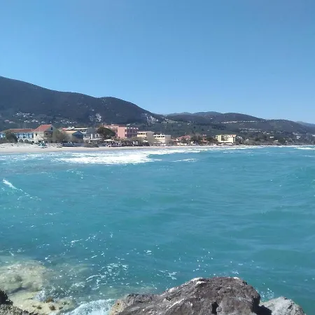 بيت شباب Votsalon House *