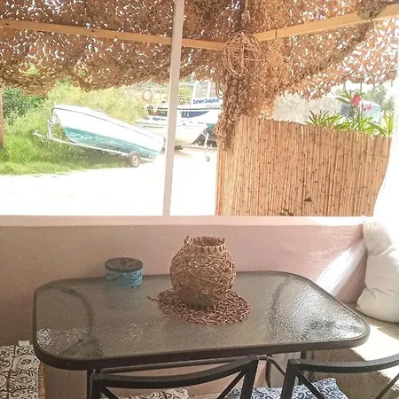 Votsalon House Vandrarhem *