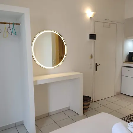 Votsalon House *