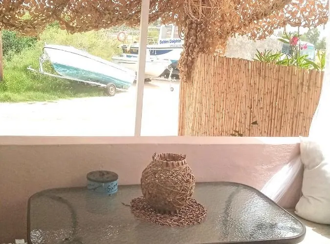 Votsalon House Vandrarhem *