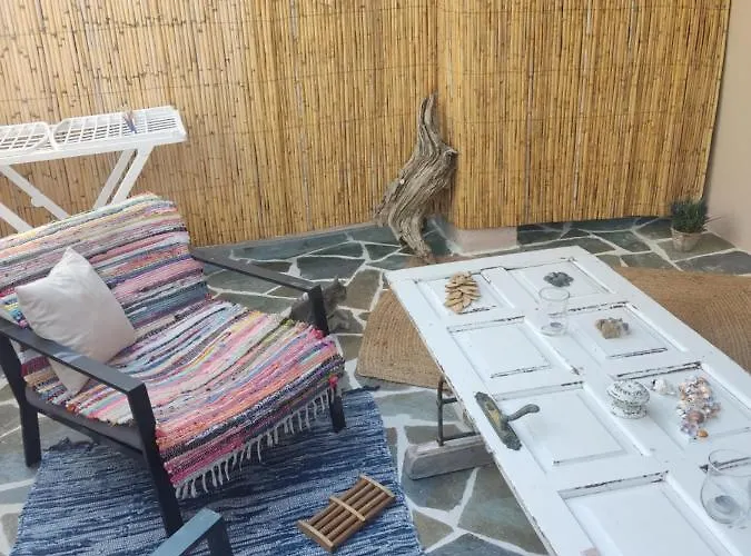 Vandrarhem Votsalon House